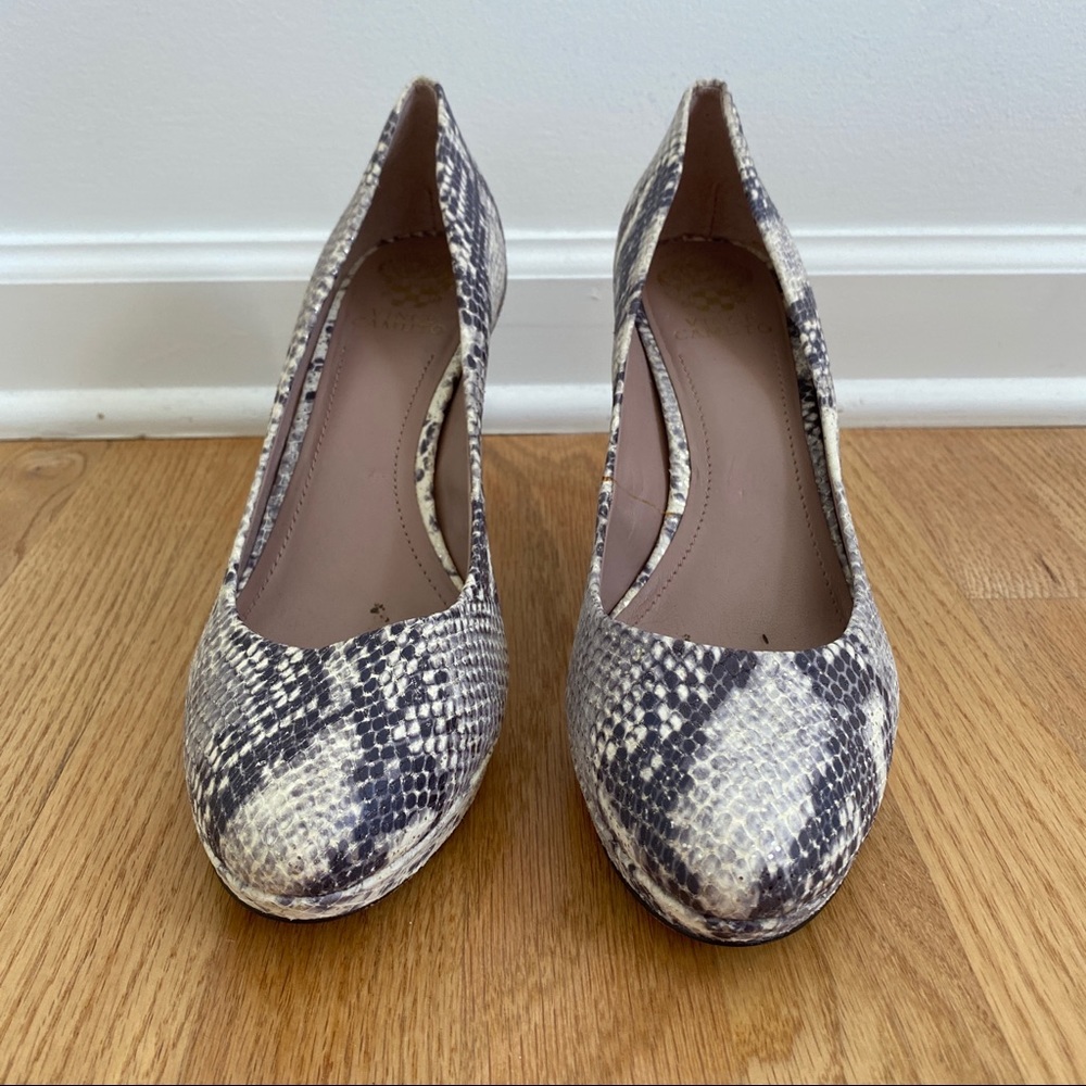 Vince Camuto Pumps! Size 10